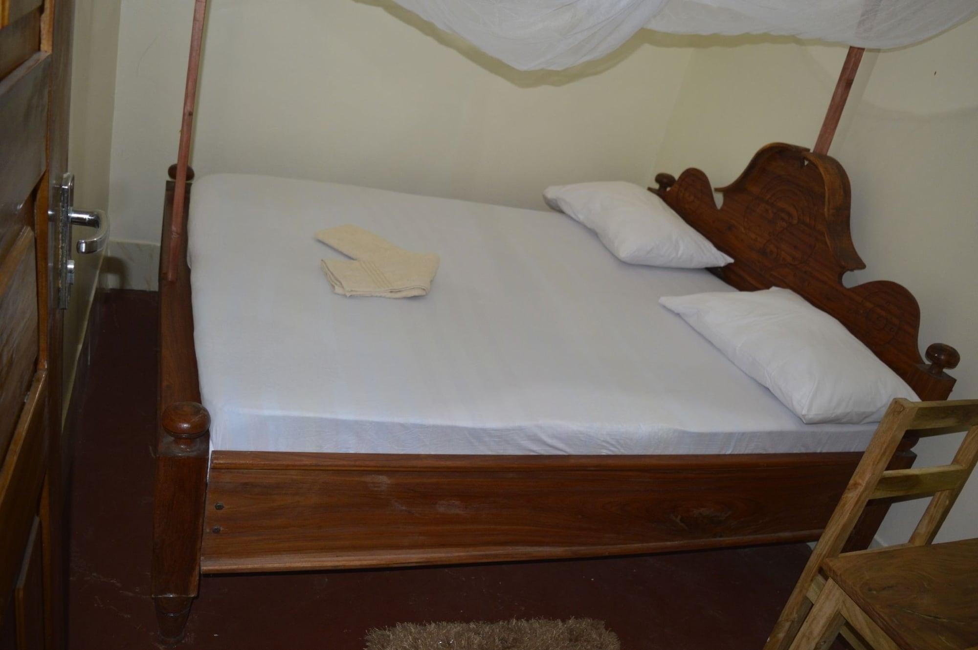 Swahili Home Stay 3/10