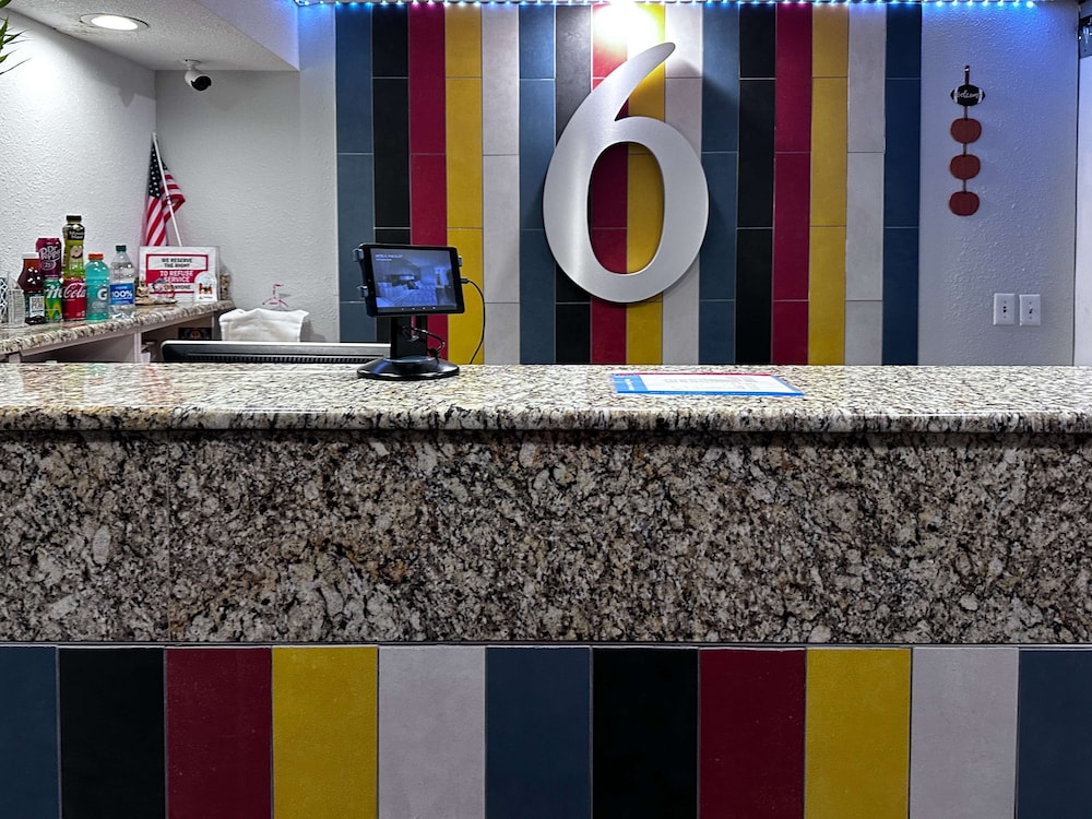 Lobby at Motel6 Pine Bluff, AR, PINE BLUFF - AR