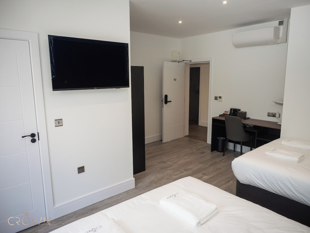 Crown Hotel 14/48