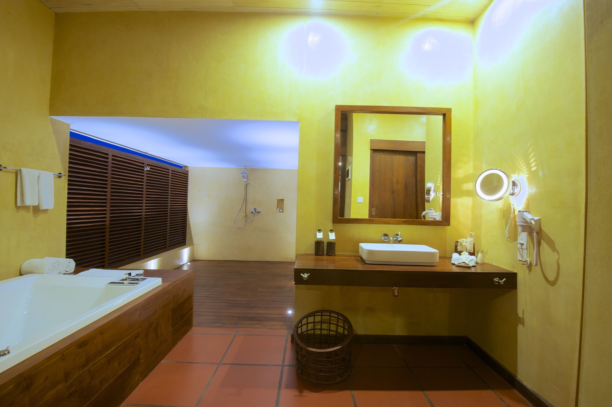 MASTER, SUITE, PRIVATE POOL
