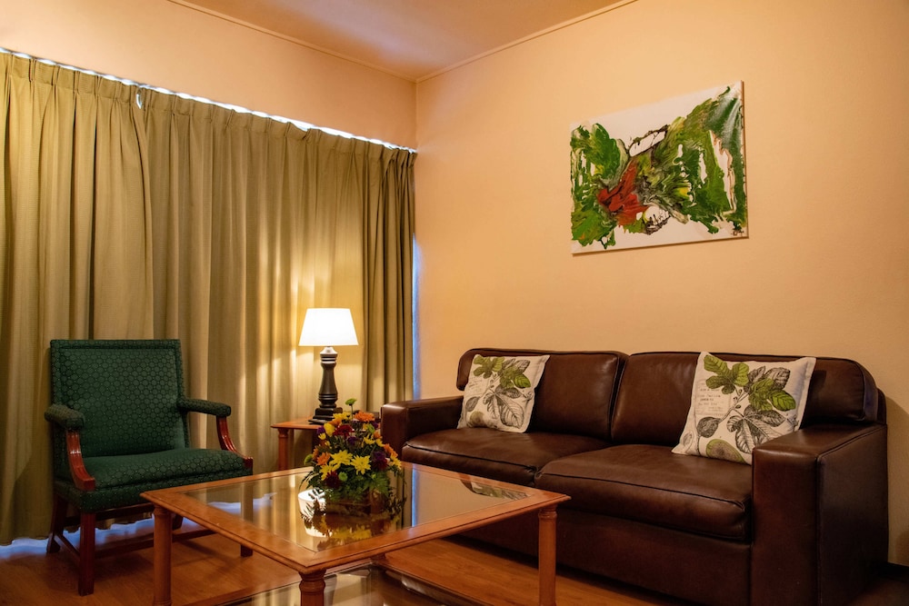 Bon Hotel Bloemfontein Central 34/60