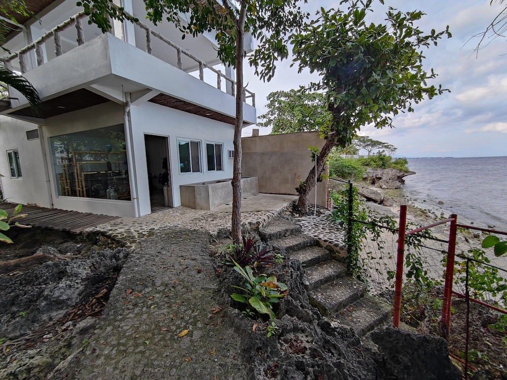Meili Beach Resort 48/57