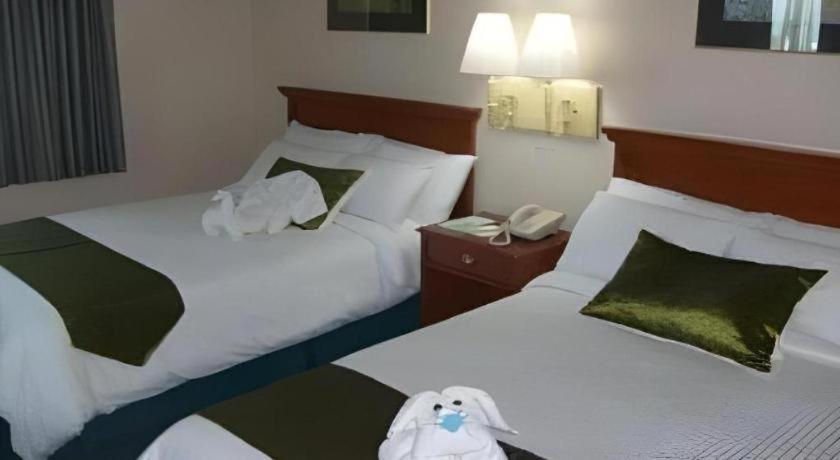 Days Hotel Batangas 11/36