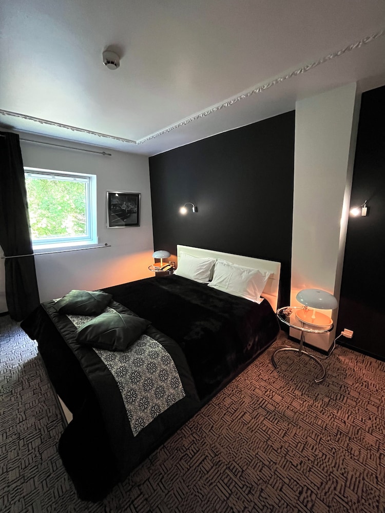 COMFORT, DOUBLE BED