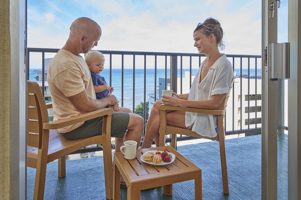 Waikiki Resort Hotel 55/69