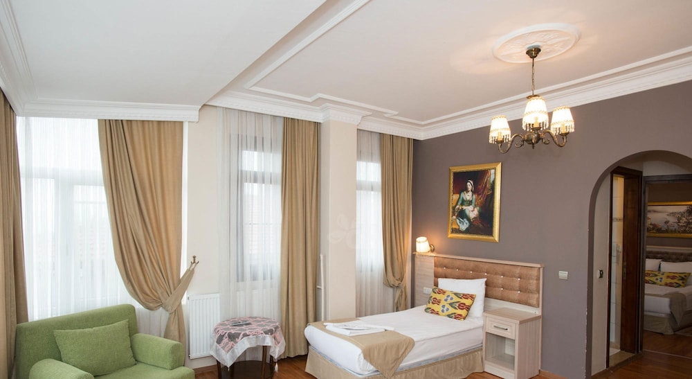 Tashkonak Hotel 25/77
