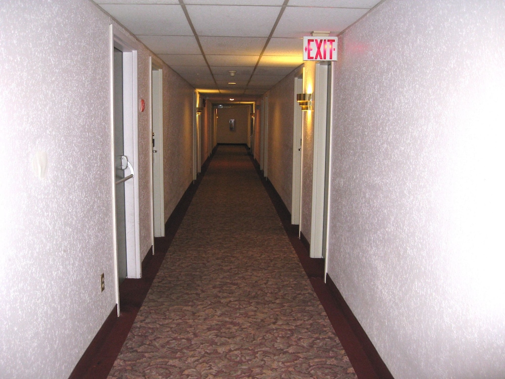 Colonial Inn 6/62