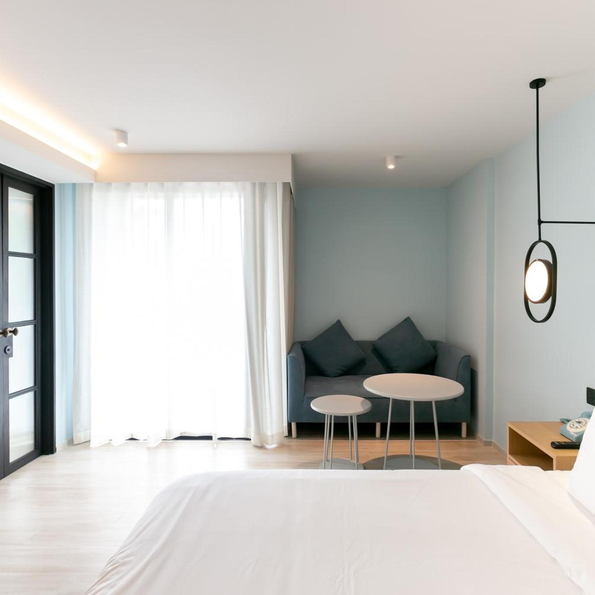 Deluxe, King Bed