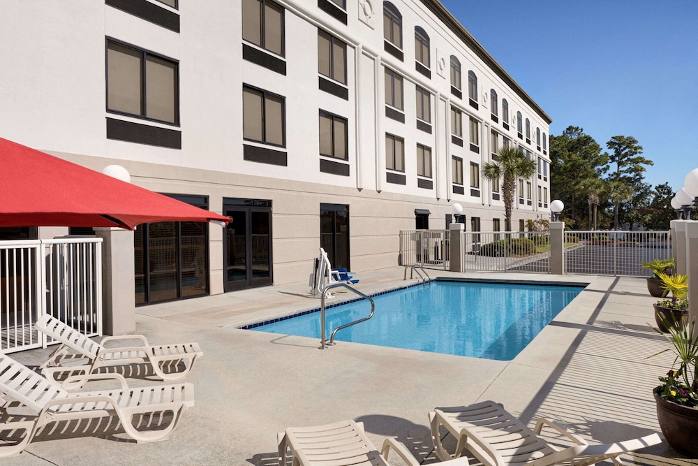 Wingate By Wyndham Wilmington 9/56