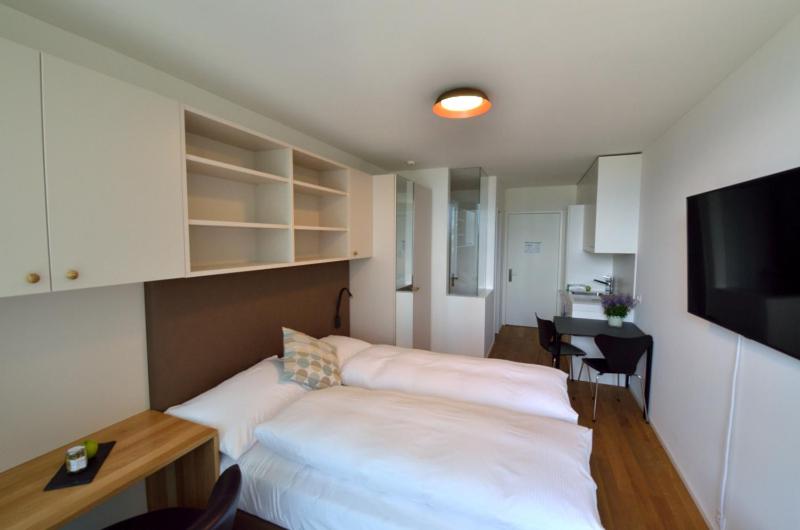 1 Bedroom, Connecting, Studio, Apartment, House
