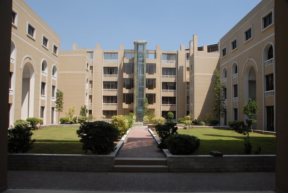 Avari Xpress Islamabad 36/42