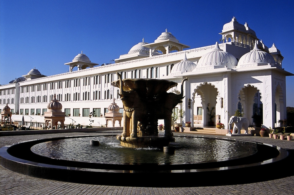 Radisson Blu Udaipur Palace Resort And Spa 72/74