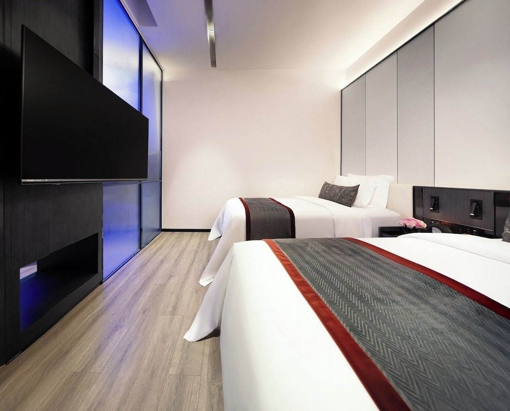 Classic, Twin Beds