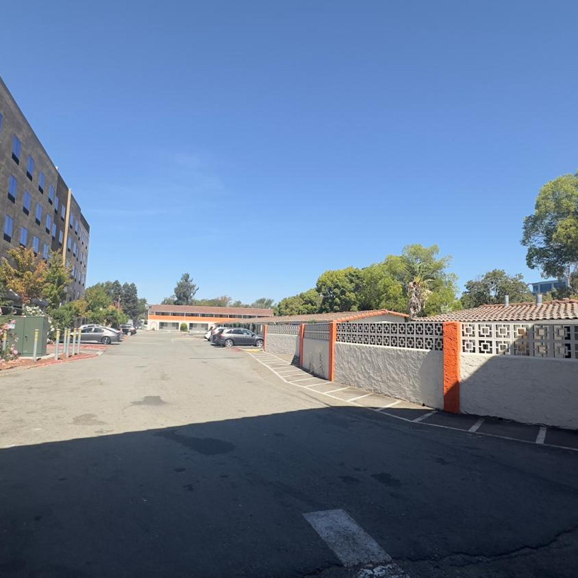 Super 8 by Wyndham San Jose Airport 23/32