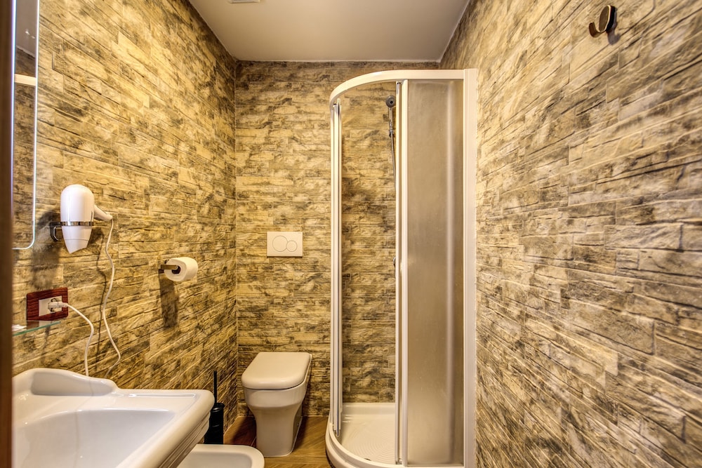 Amici Guesthouse 31/40