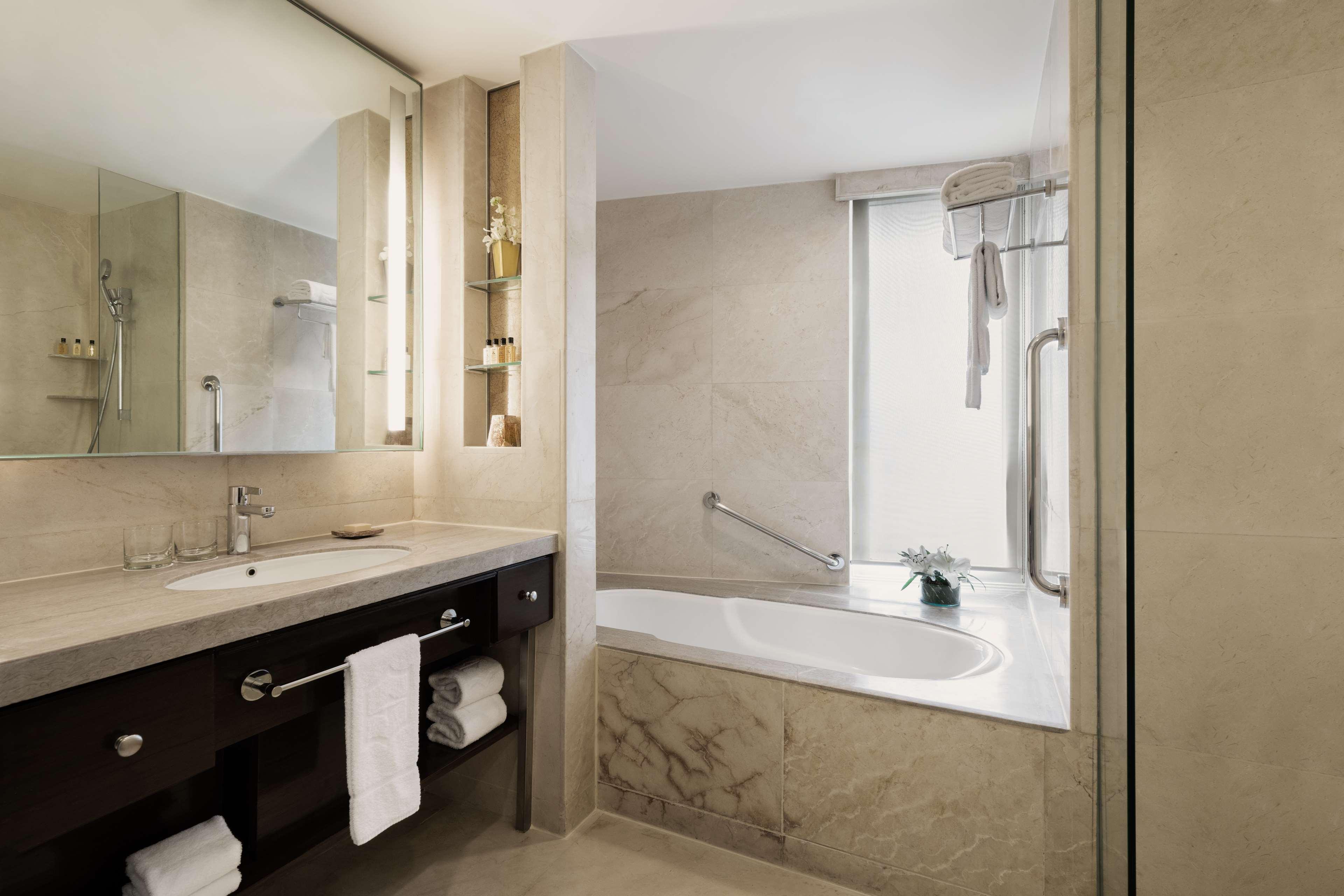 غرفة تنفيذية بسرير مزدوج، EDSA Shangri-La Manila 3/3
