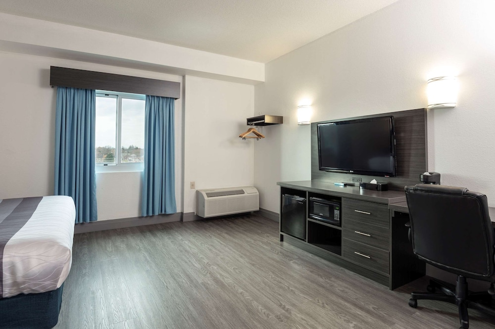 Comfort Hotel Niagara Falls 30/44