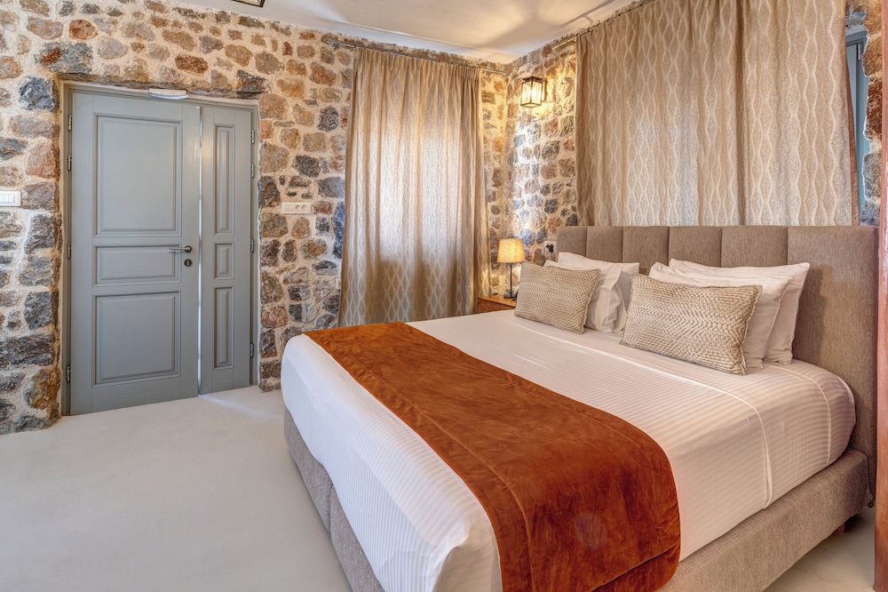 DELUXE, SUITE