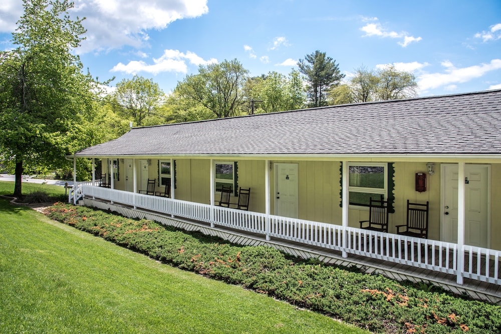 Boxwood Lodge Blowing Rock near Boone-University 66/76