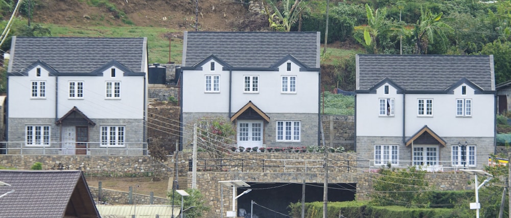 Scottish Cottages By Fairway 4/50
