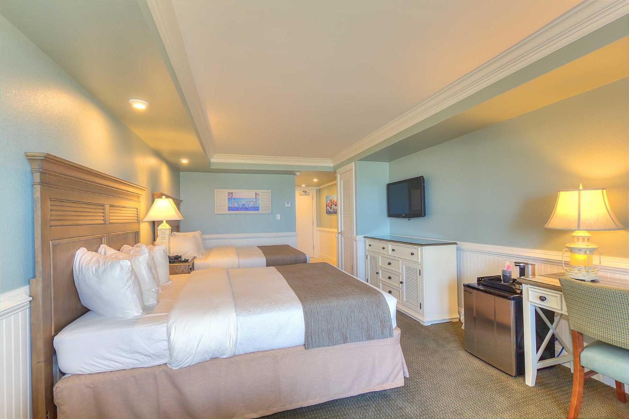 Tower, 2 Queen Beds, Dune View