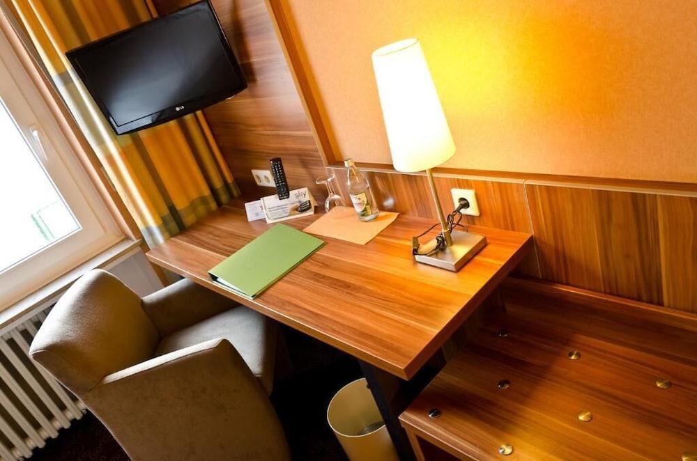 Hotel Rheinland 32/36