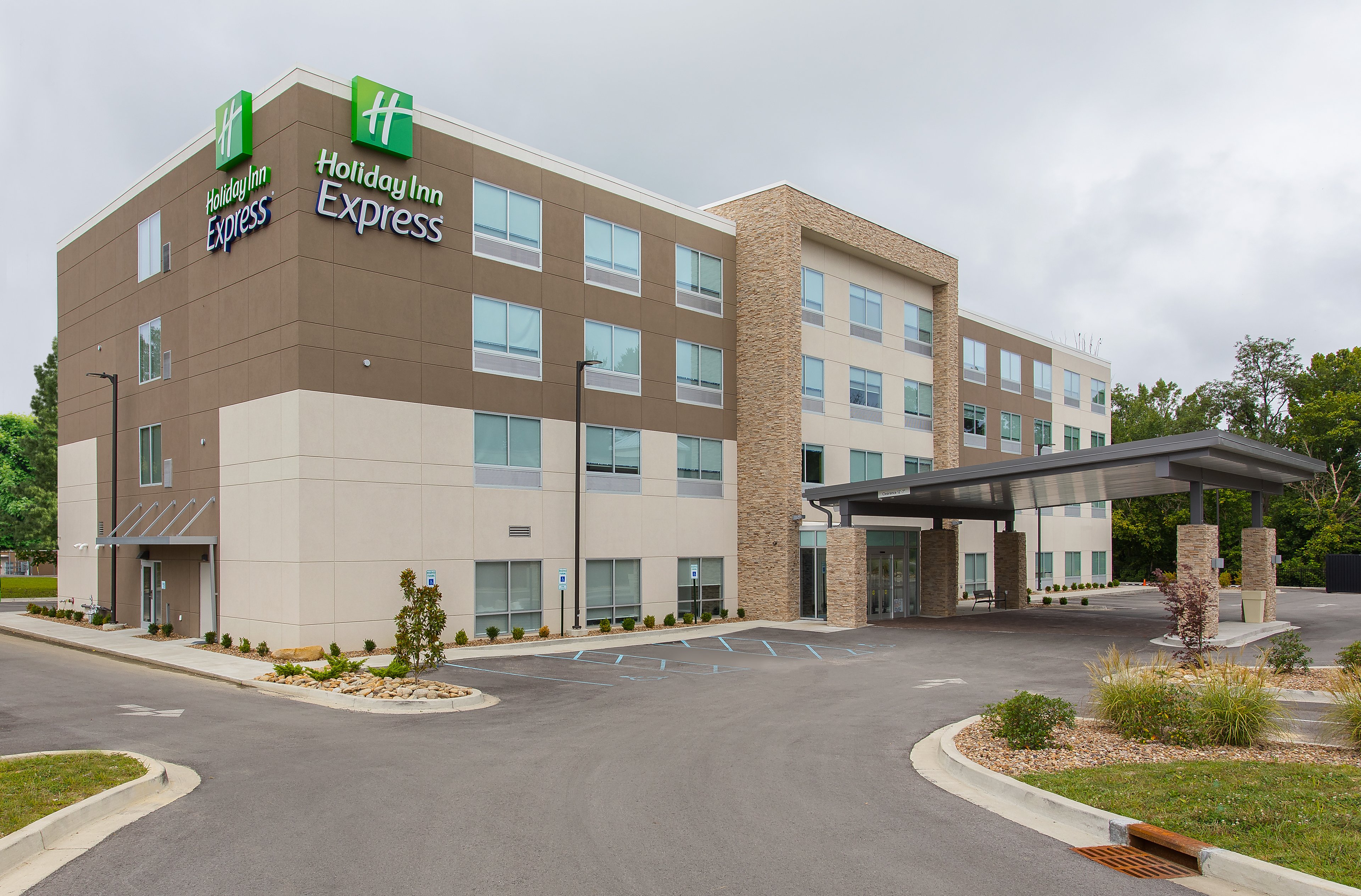 Holiday Inn Express Williamsburg 5/66
