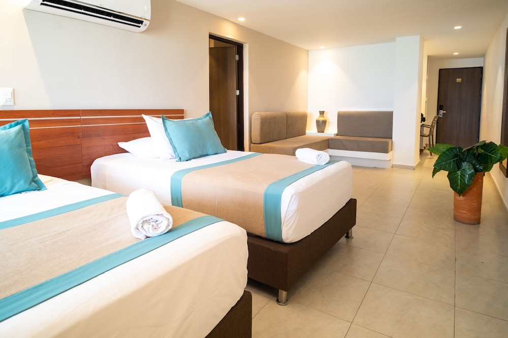 غرفة عائلية ثلاثية بسرير مزدوج وسرير فردي، Hotel Portobelo Boulevard 7/10