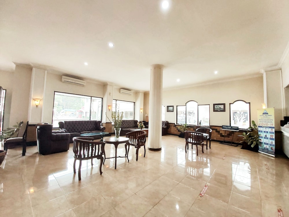 Hotel Pelangi Malang 42/58