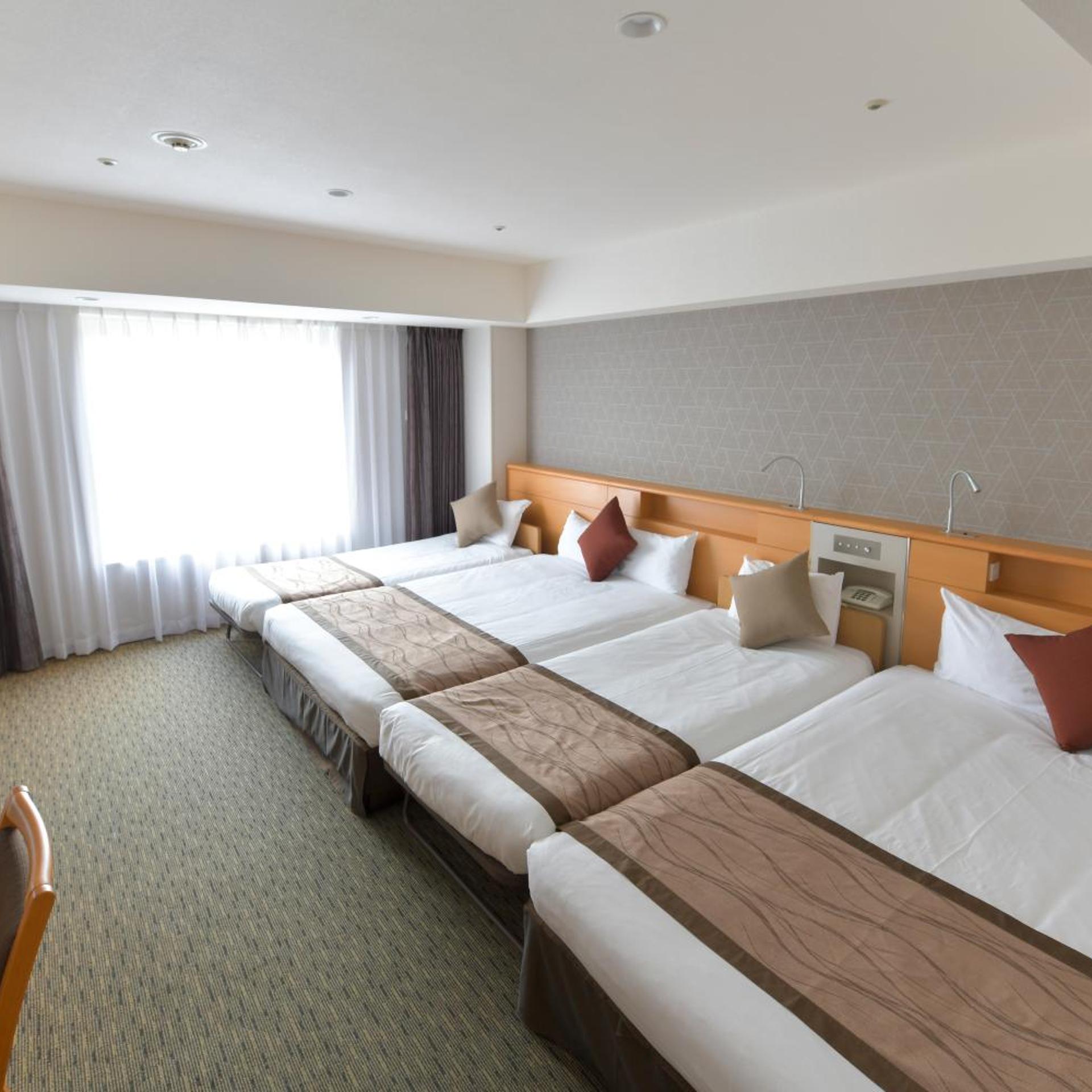 Room, Quadruple, West Wing