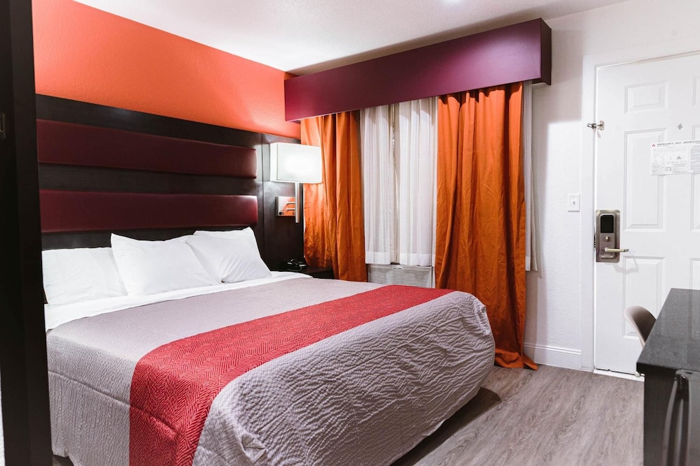 Motel6 Bellville, OH - Mid-Ohio 10/49