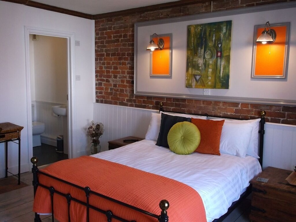 The Chichester Inn 3/5