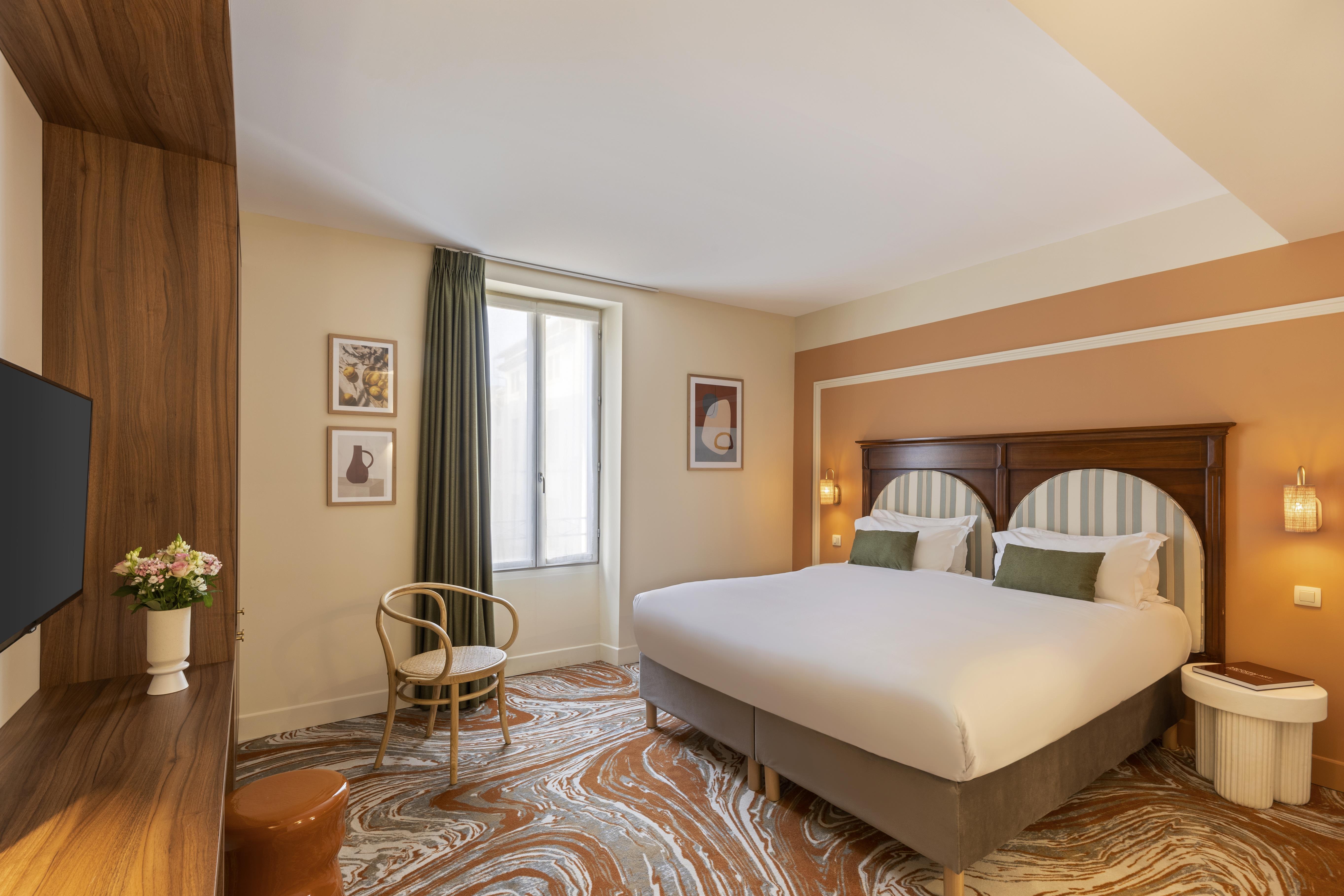 غرفة ديلوكس بسرير كينج، Grand Hotel D orange, Bw Signature Collection 2/4
