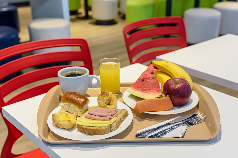 Ibis Budget Curitiba Aeroporto 33/65