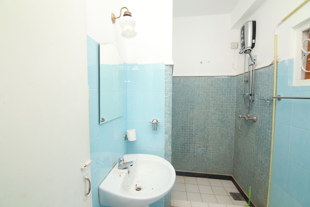 Mahaweli Regent Hotel 40/42