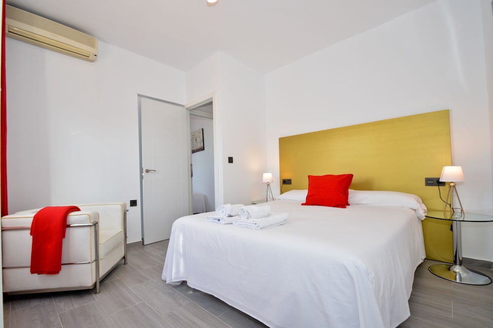 The Zentral Suites & Apartments 18/75