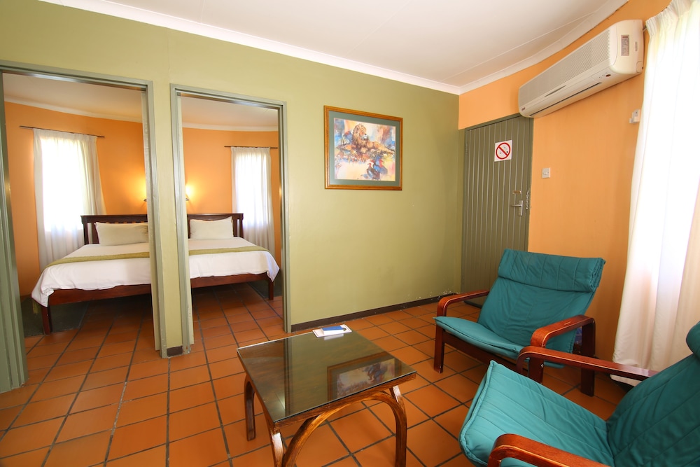 Kalahari Arms Hotel 43/69
