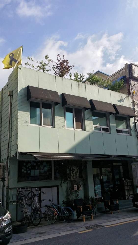 Nearest Guesthouse In Jeonju Hostel 3/48