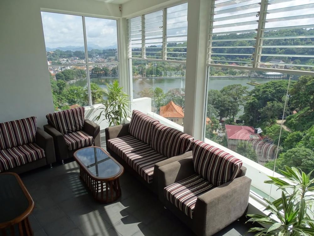 Kandy Supreme Hotel 26/61