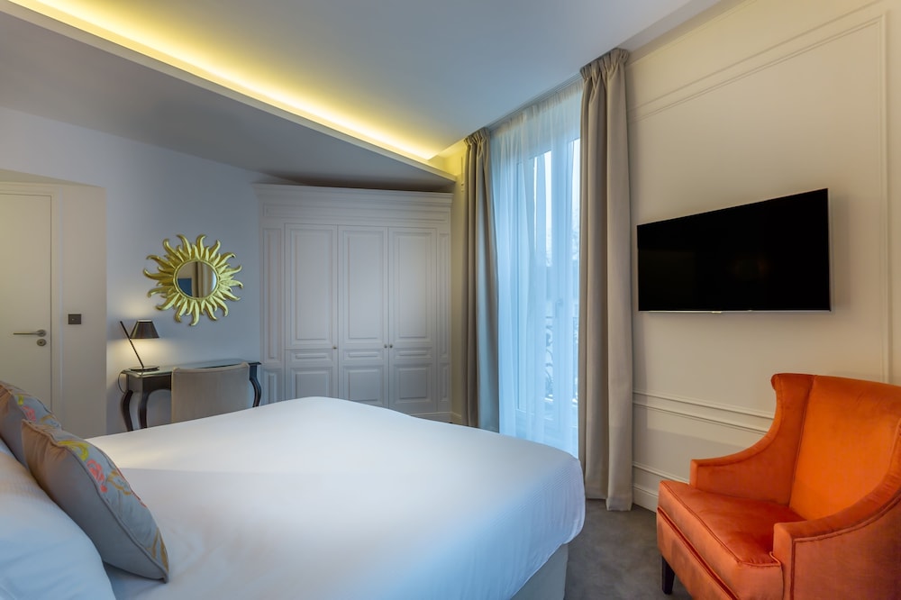 HOTEL LA COMTESSE 12/59