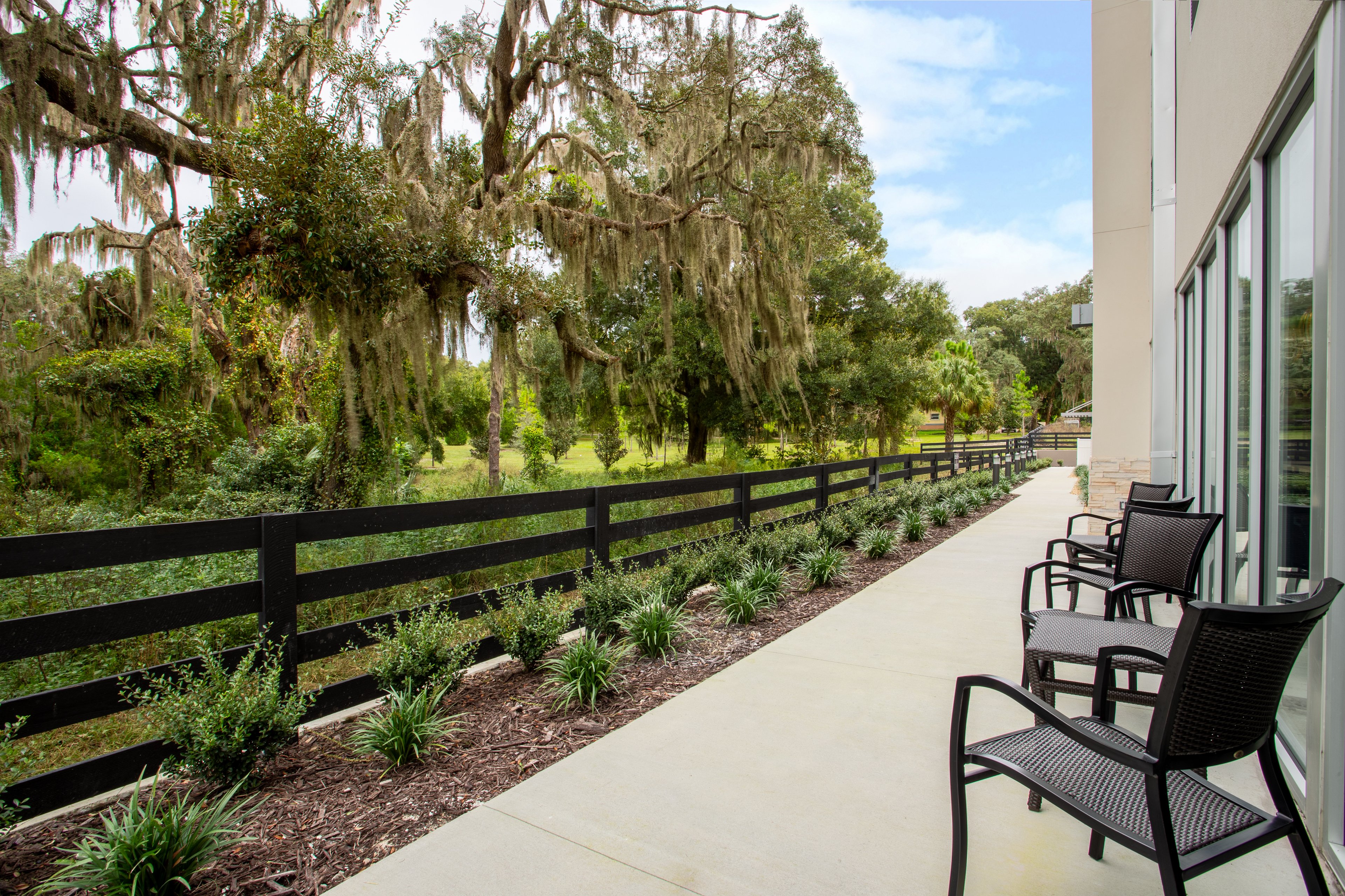 Holiday Inn Express And Suites Deland South 49/49