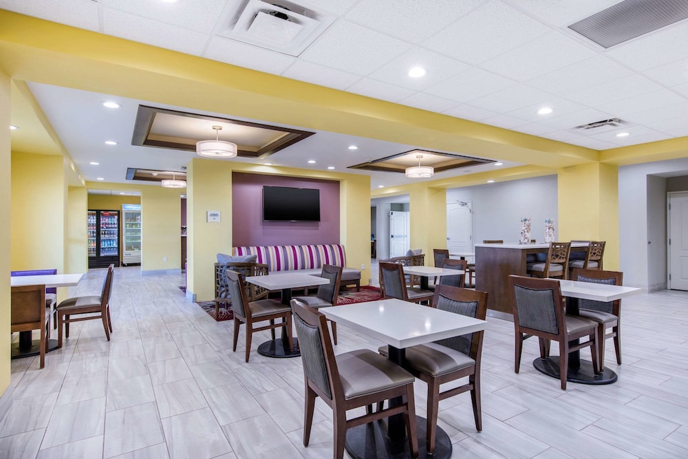 Quality Inn & Suites Carlsbad Caverns Area 35/44
