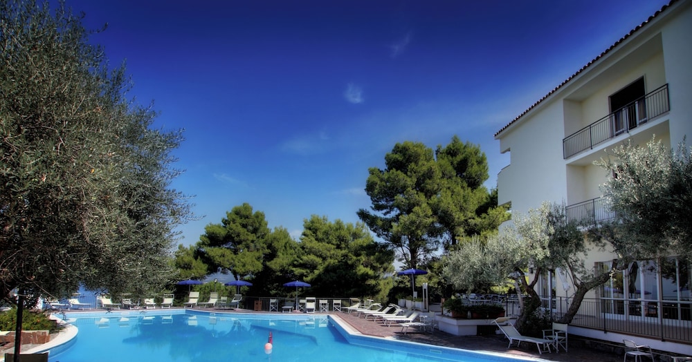 HOTELCLUB GUARDACOSTA 46/50