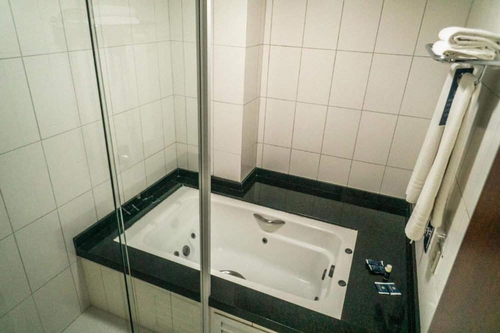 Firenze Business Hotel (ex Slaviero Essential Palhoca Viacatarina) 62/63