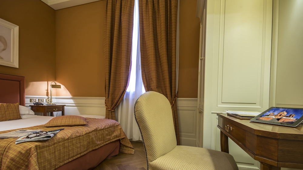 Hotel Corona d Oro 1890 19/43