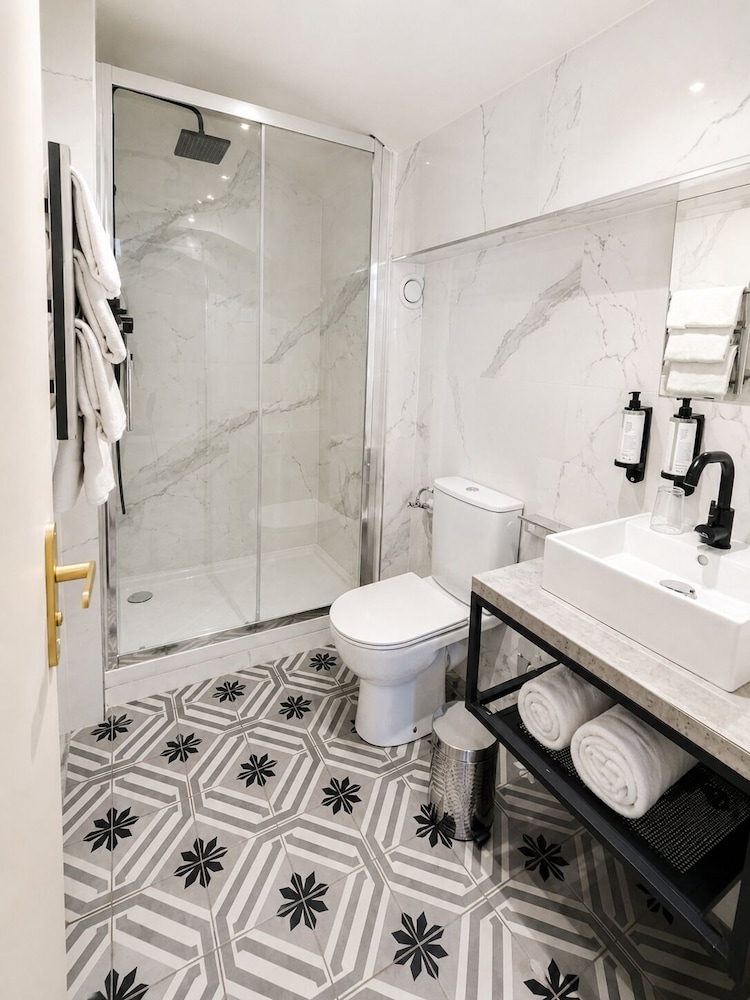 Hotel Kyriad Marseille Centre Paradis Prefecture 47/50