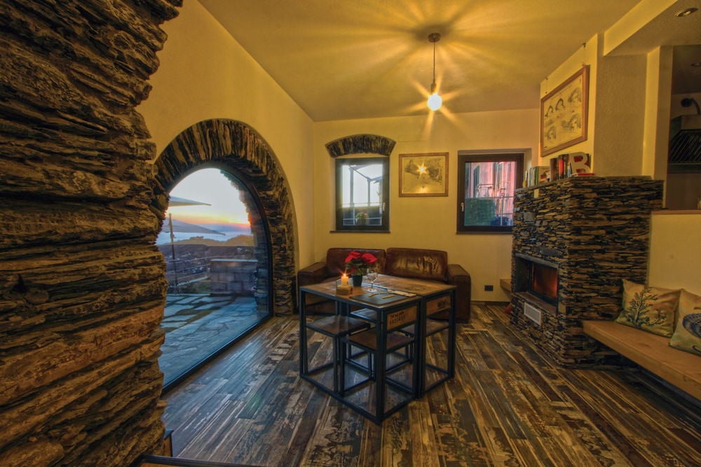 Oltremare Guest House 25/50