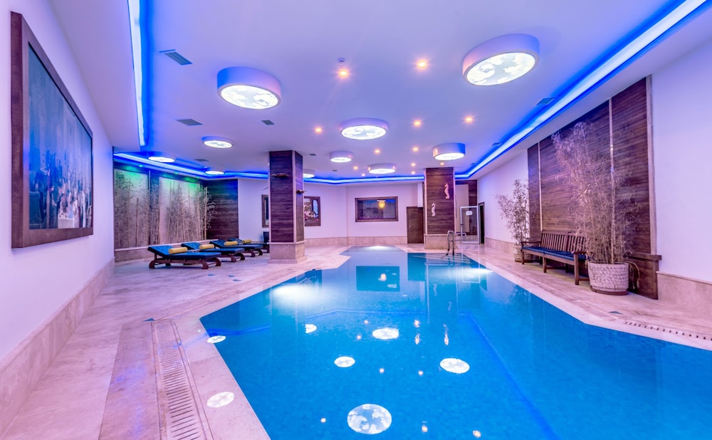 swimming pool spa