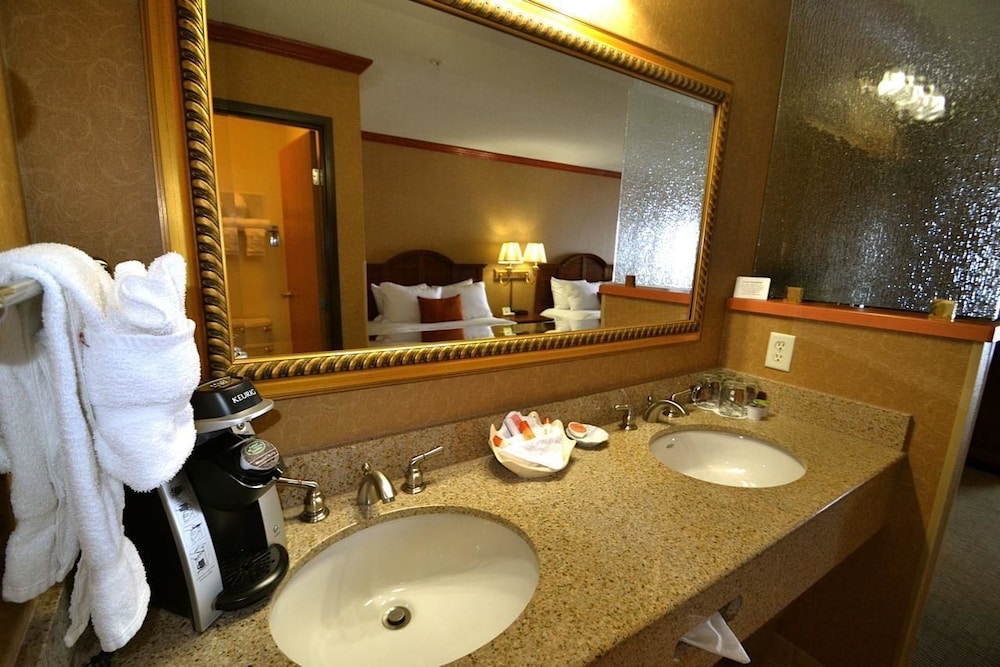 Elizabeth Oceanfront Suites Ascend Hotel Collection 38/46
