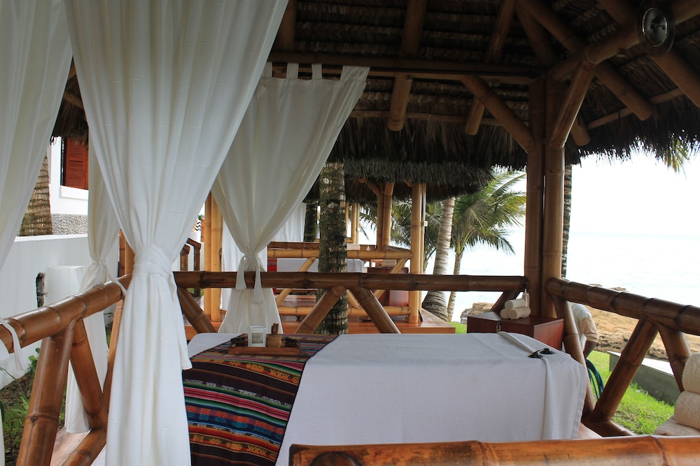 Royal Decameron Mompiche 16/48